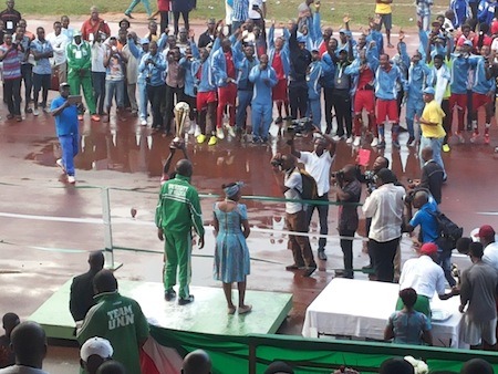 Presentation of Gold trophy to the Champions, ESUT